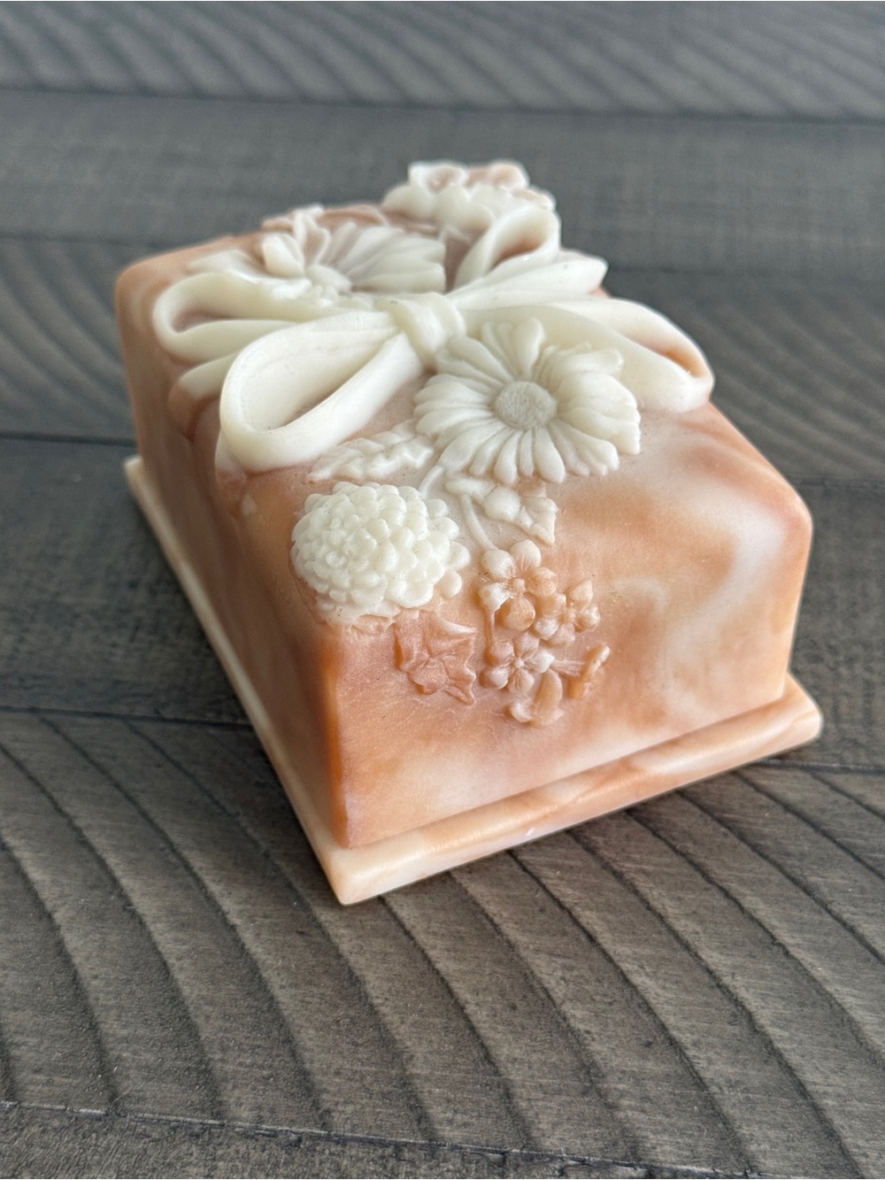 Vintage Avondale Crushed Glass Incolay Peach & Cream Trinket Box w/Lid Floral
